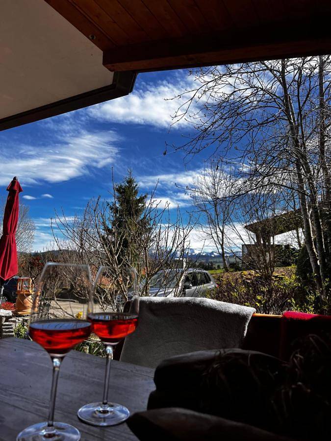Ferienwohnung für 6 Personen, mit Terrasse und Garten sowie Ausblick in Lindenberg im Allgäu