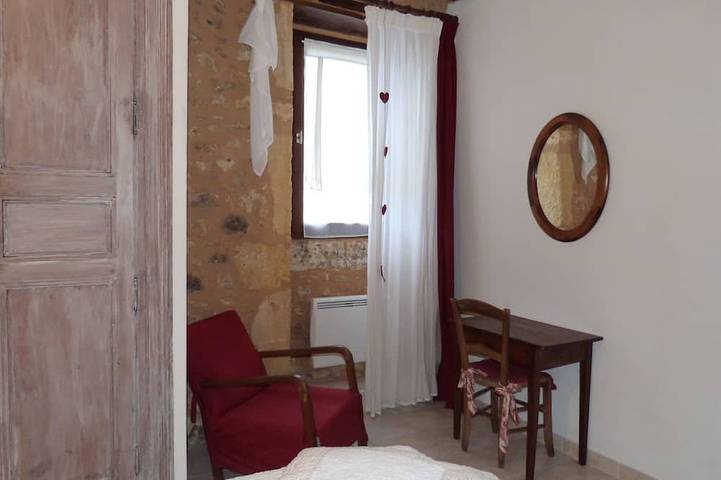 Gîte pour 4 personnes, avec jardin à Capdrot - 3