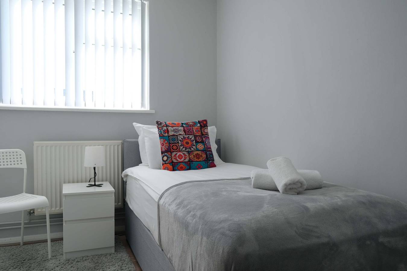 Convenient 4 Bedroom House with Garden in Luton in Luton, Chiltern Hills