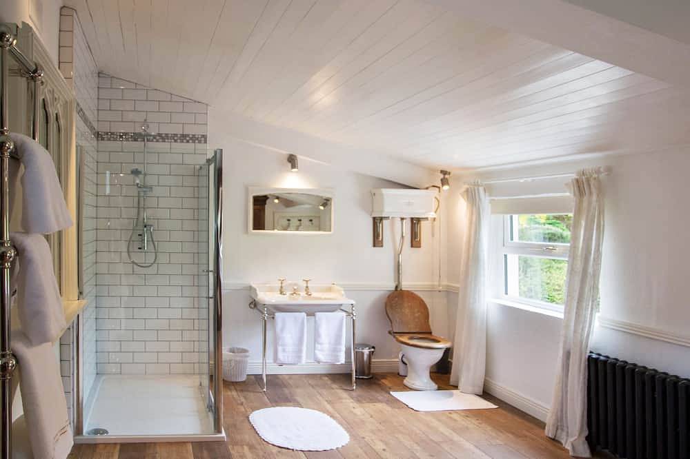 Truly authentic Walled Garden Cottage. in Nenagh, Lough Derg