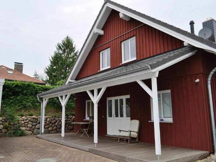 Ferienhaus für 4 Personen, mit Balkon und Terrasse sowie Garten und Seeblick in Plön
