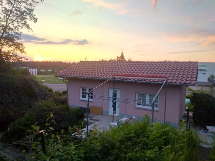 Ferienhaus für 3 Personen, mit Balkon und Whirlpool sowie Terrasse und Garten