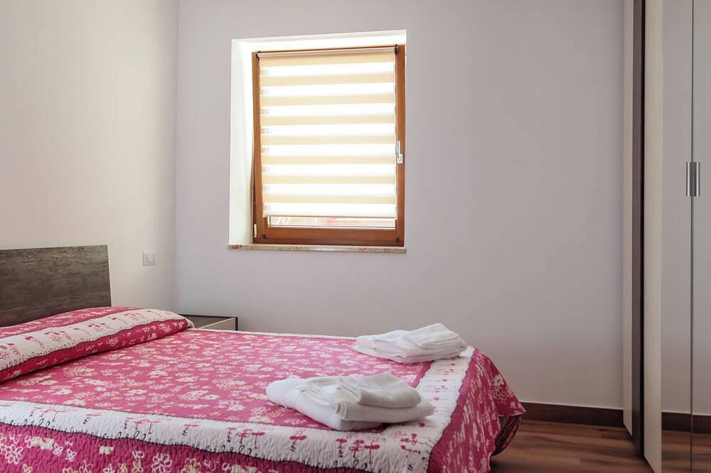 Villa Nikita nestled in the greenery of Capodimonte with breathtaking views and ample space. in Neapel, Neapel Provinz