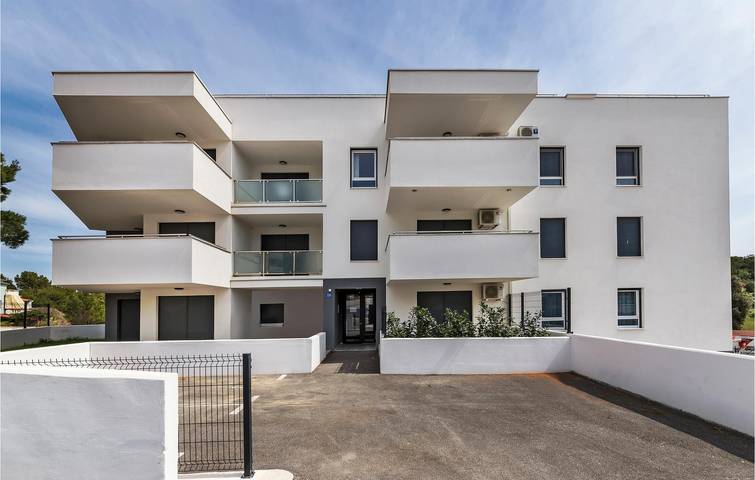 Gîte pour 6 personnes, avec terrasse à Premantura - 4