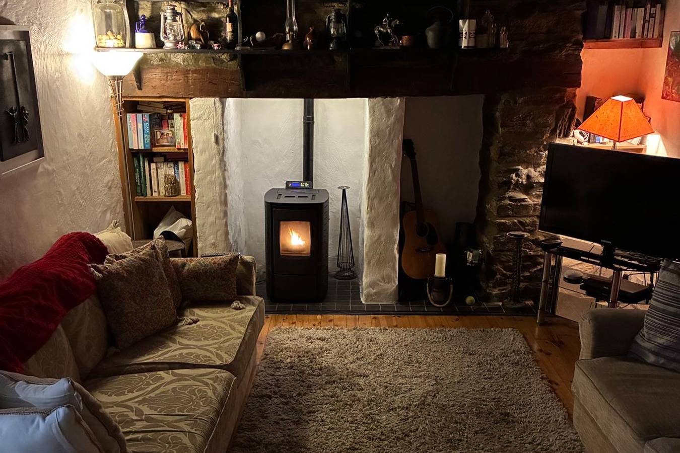 Family-Pet Friendly-Sleeps 8-Hot Tub-Sauna in County Cork