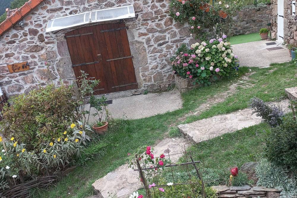 Maison de campagne gîte rural. in Prévenchères, Parc national des Cévennes