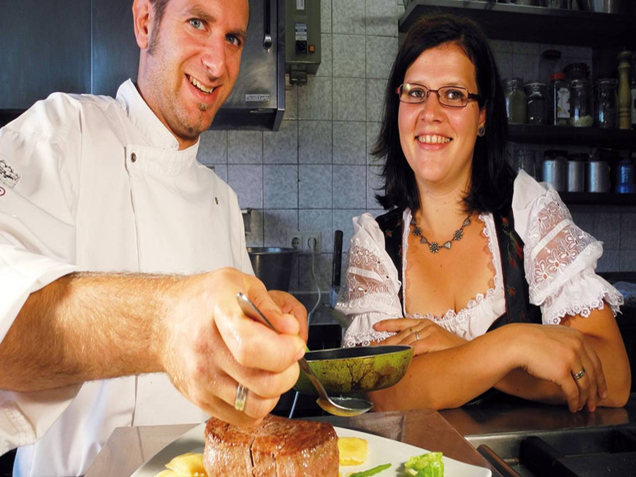 Hotel Waldeck mit Restaurant Florian 'S - Junior-Suite, 40qm mit Dusche/Wc und teilw. Balkon in Suedlicher Schwarzwald, Feldberg