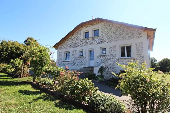 Gîte pour 11 personnes, avec jardin