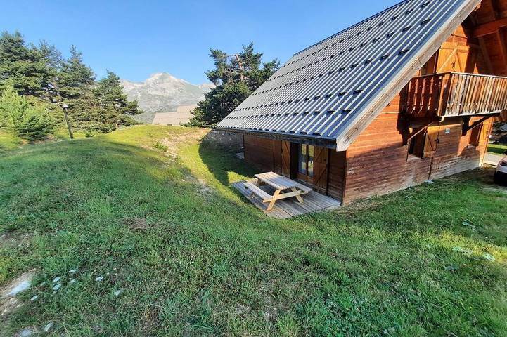 Chalet pour 2 personnes, avec sauna ainsi que terrasse et piscine à Le Dévoluy