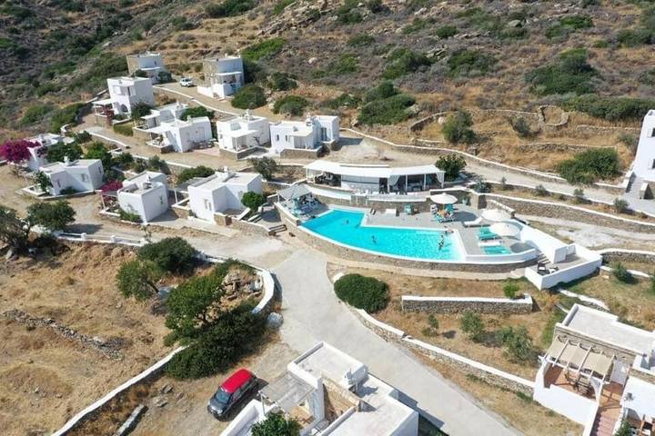Appart’hôtel pour 2 personnes, avec Balcon et Terrasse ainsi que Jardin et Piscine