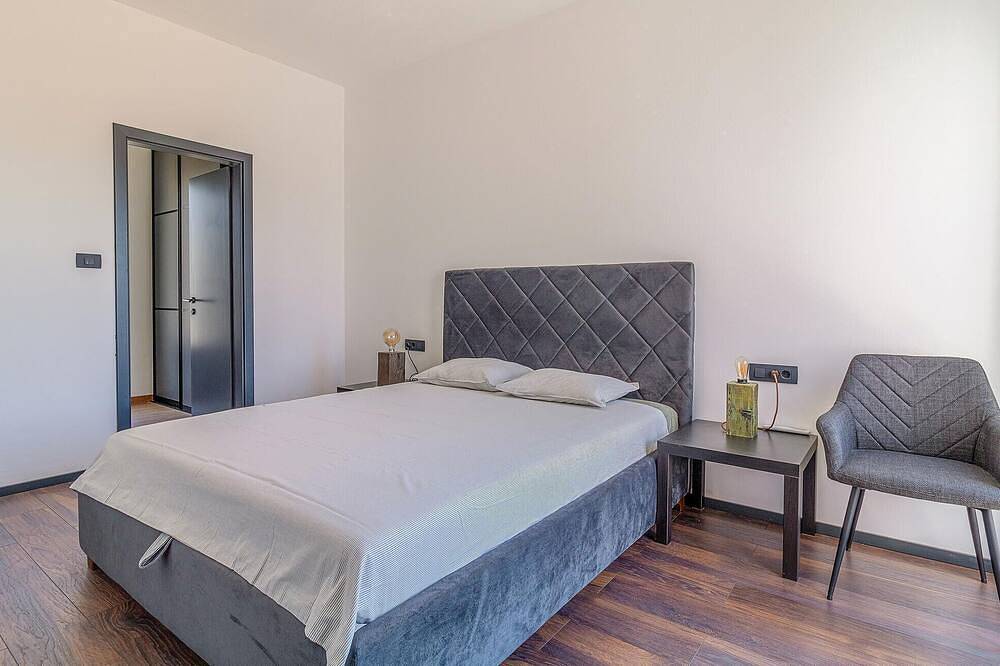 Pet friendly home in Brovinje in Raša, Ostküste Istrien