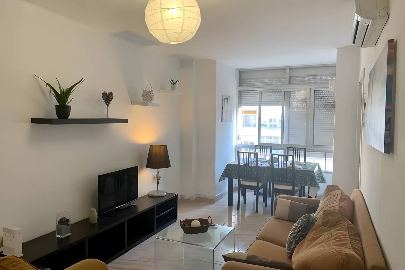 Hel leilighet, Apartment 'Apartamento Martinez Maldonado' with Wi-Fi and Air Conditioning in Bailén-Miraflores, Malaga