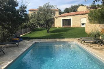 Cottage pour 3 personnes, avec jardin dans Village de Gordes