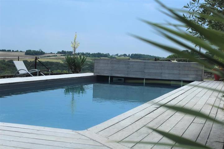 Location de vacances pour 4 personnes, avec piscine et jardin ainsi que vue et terrasse, adapté aux familles à Laroque-Timbaut - 3