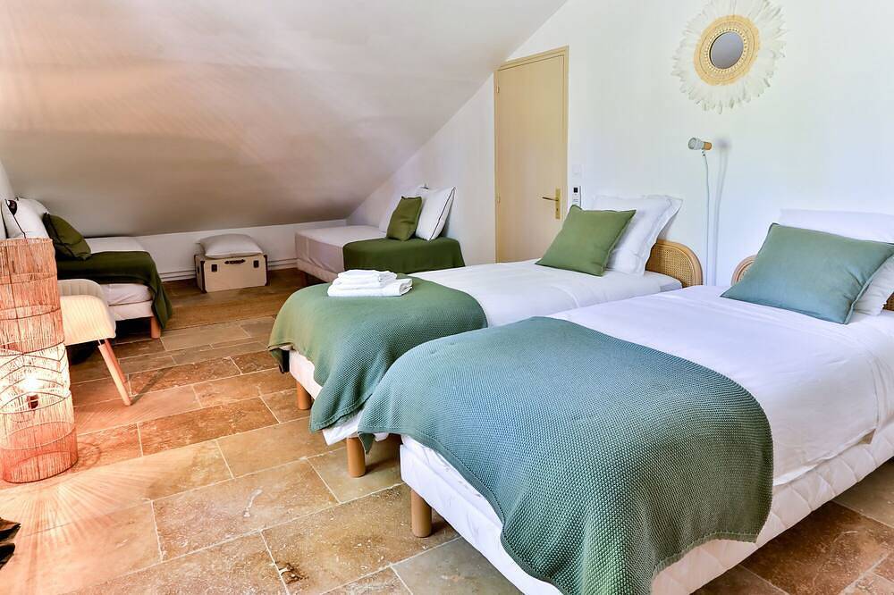 Villa Montel in Graveson, Arles region