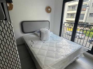 Location De Vacances pour 2 Personnes dans Suresnes, Hauts-de-Seine, Photo 3