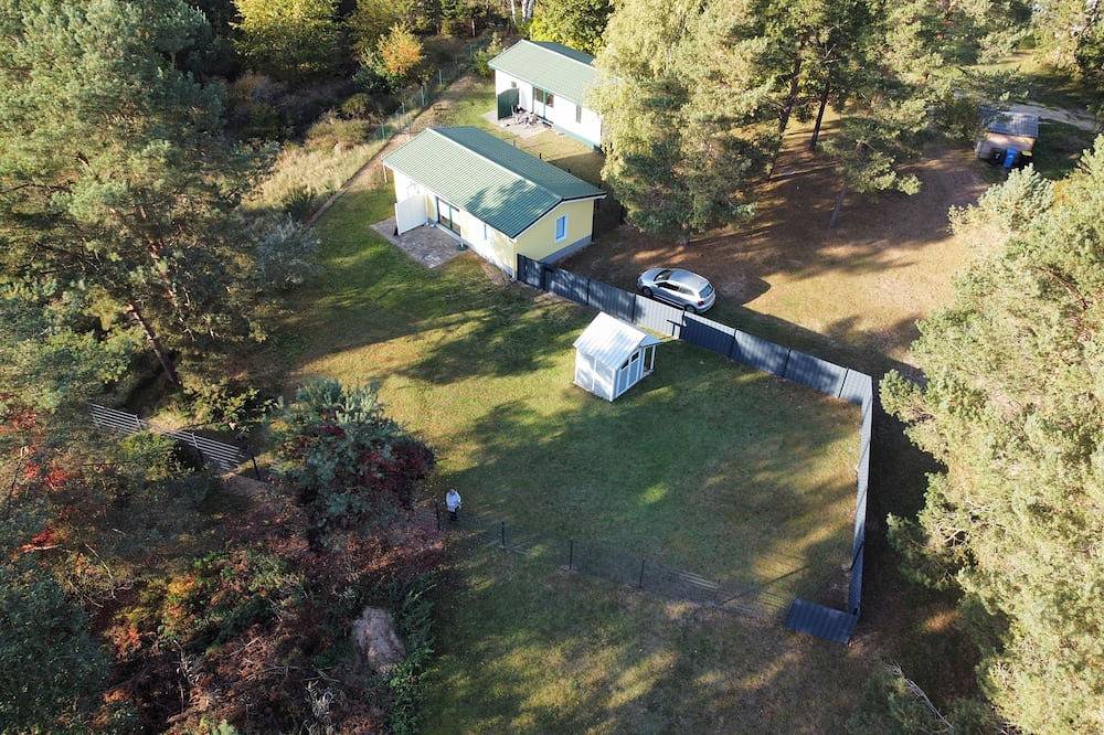 Hundeparadies am Bodden vor Fischland-Darß-Zingst, mit 700 m2 umzäunter Garten in Pruchten, Vorpommern-Rügen