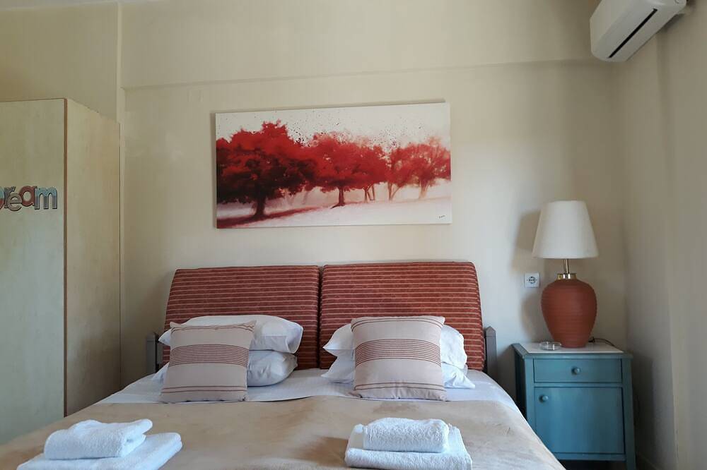 2Br Balconies & Pool – Apt 3 in Corfu