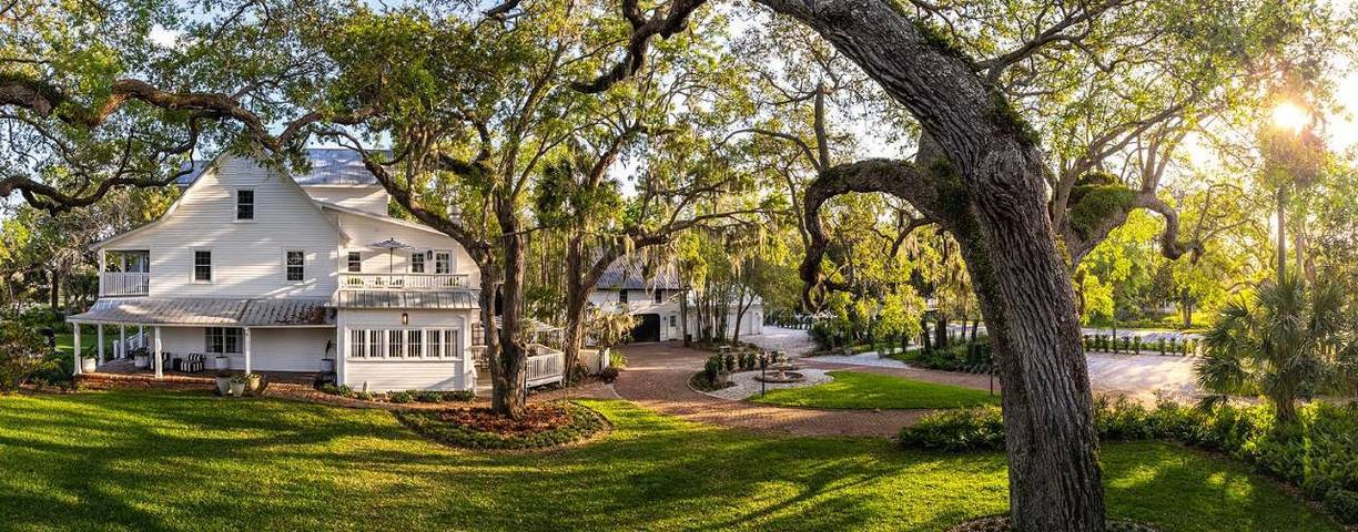 Alojamiento y desayuno para 2 personas, con jardín además de vistas y terraza en Florida