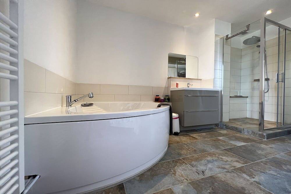 Apartamento entero, Apartamento en Tarn con piscina y jacuzzi in Rabastens, Región de Albi