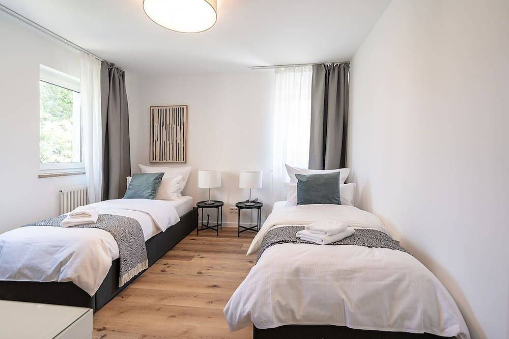 Ganze Wohnung, Brand new 2 bedrooms apartment with a breathtaking 40m² roof terrace in Prohlis, Dresden