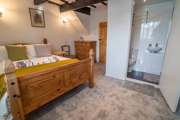 Glamping for 6 People in Nuthall, Nottinghamshire, Photo 1