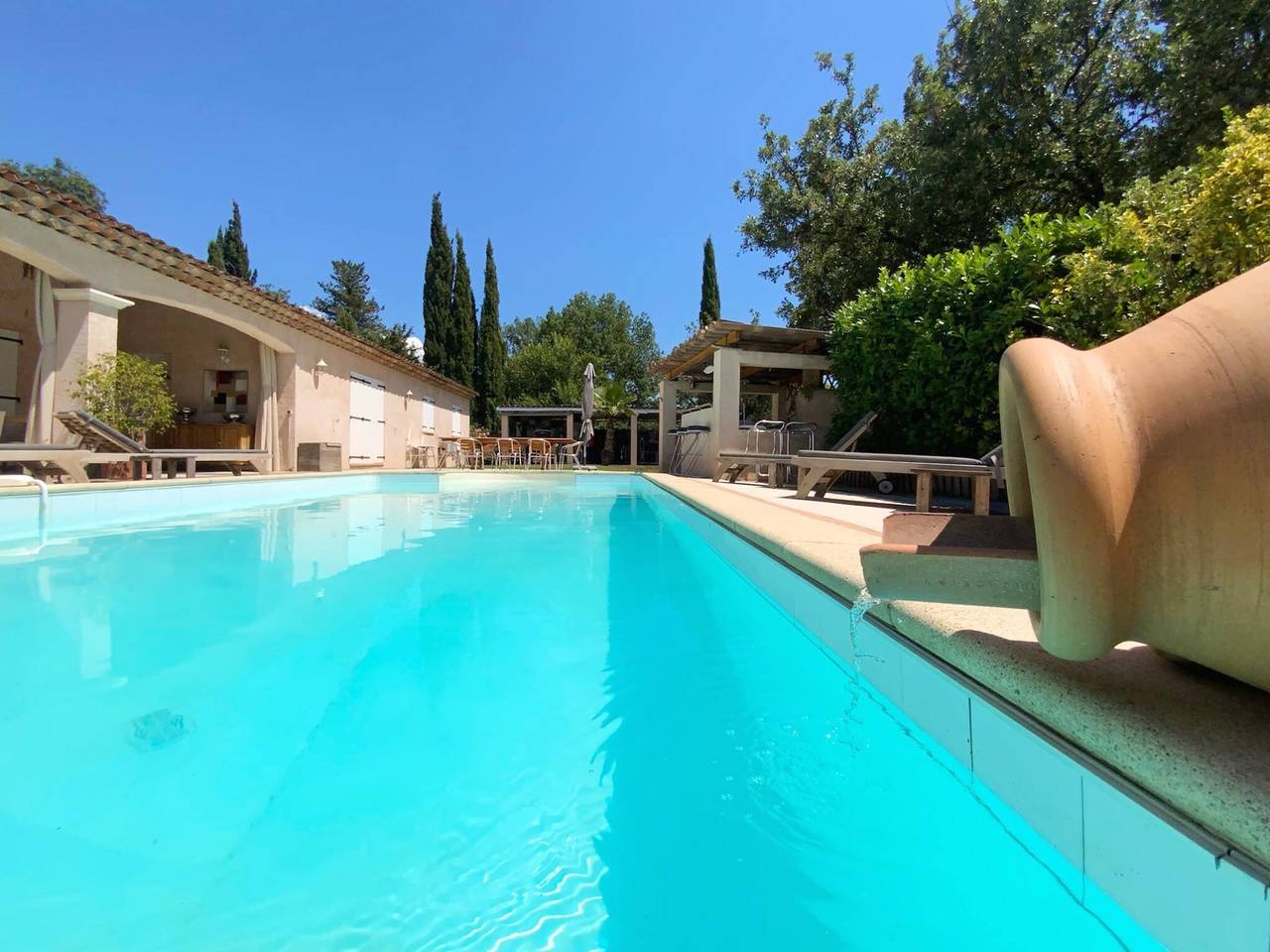 Appartement entier, Grande Villa de 250m², climatisée, piscine chauffée & salle de sport in Montauroux, Côte méditerranéenne (France)