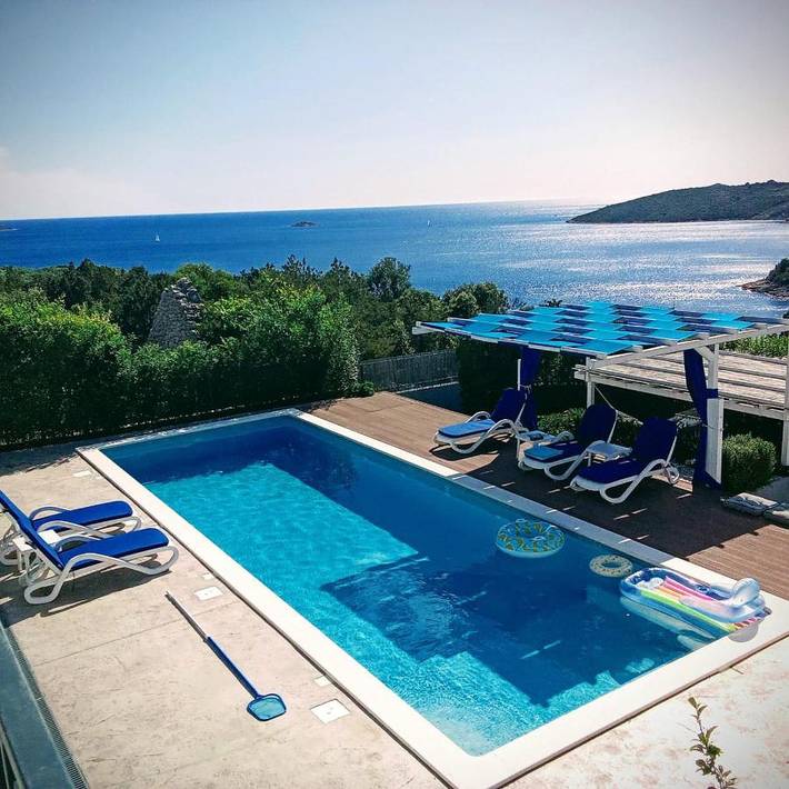 Villa pour 8 personnes, avec jardin ainsi que piscine et vue à Marina