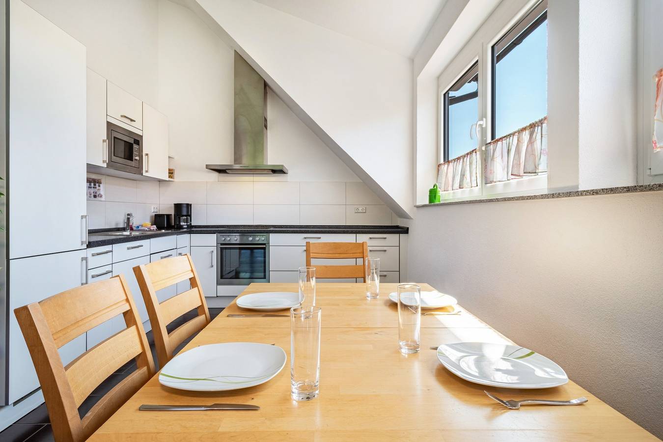 Ganze Wohnung, Ferienwohnung 1, 95qm' mit Gemeinschaftsgarten, Balkon und Wlan in Deggenhausertal, Region Bodensee-Oberschwaben