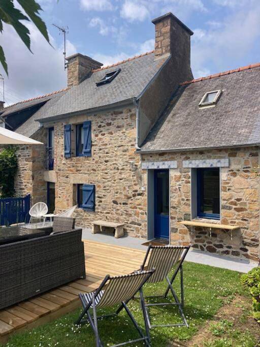 Location de vacances pour 4 personnes, avec vue et jardin à Ploubazlanec