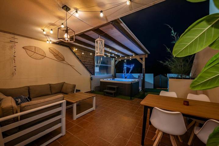 Location de vacances pour 5 personnes, avec vue sur le lac ainsi que vue et terrasse à La Lajita - 4