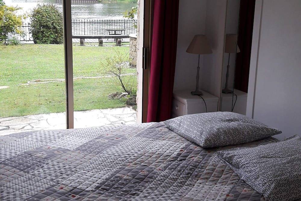 Appartement entier, Pres Paris Versailles Charmant 2 Pieces Avec Terrasse Et Jardin En Bord De Seine in Villennes-sur-Seine, Yvelines