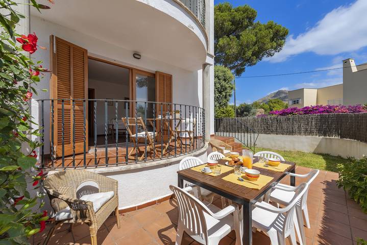 Ferielejlighed for 5 personer, med terrasse og have - 1
