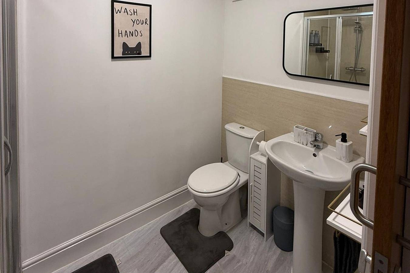 Entire holiday apartment, 1 Bed Flat - Sleeps 2 - Parking - Wifi in Nairn, Highlands