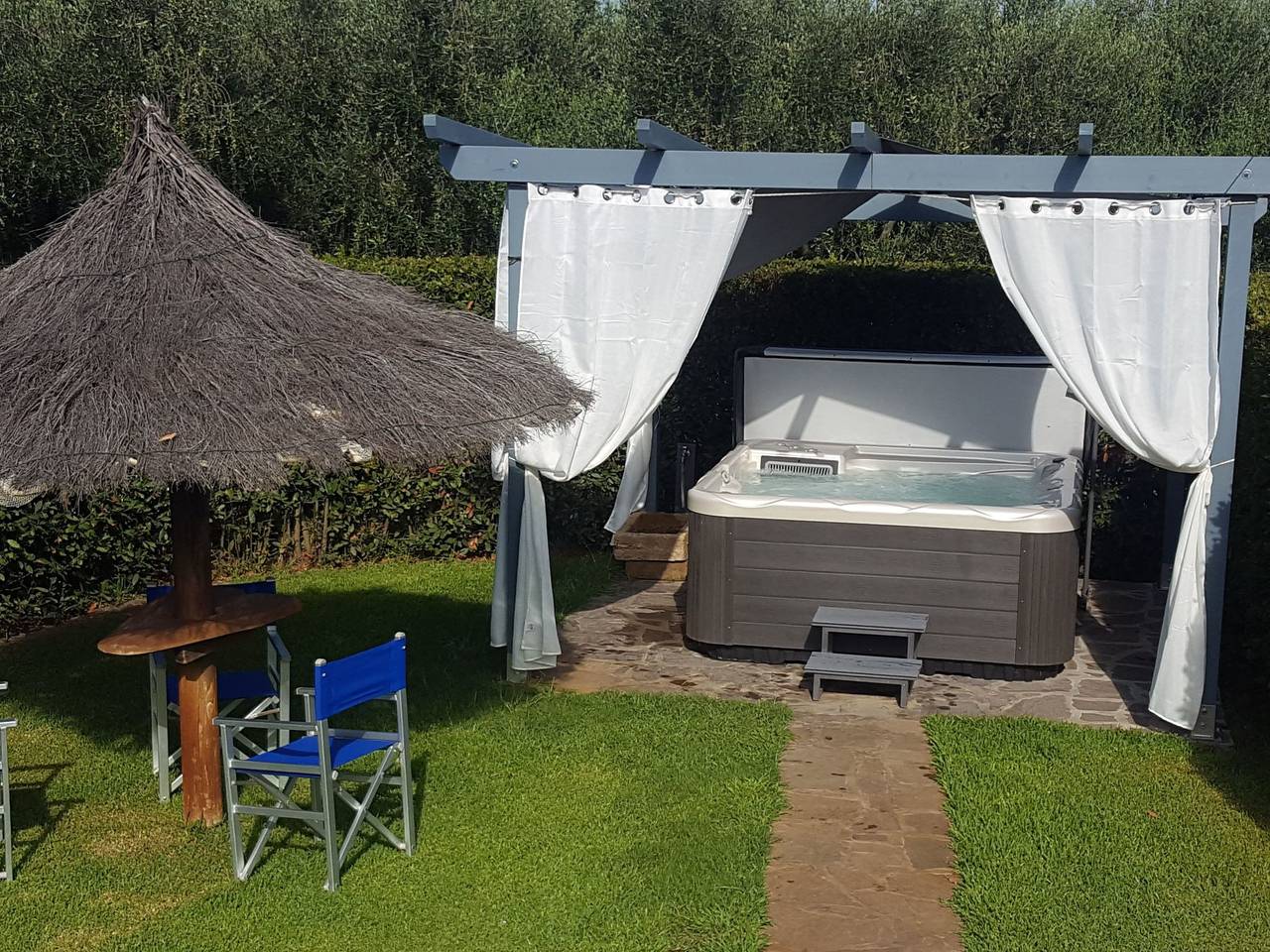 Appartement entier, "Casa Olmo" Schwimmbad und Jacuzzi, privater Garten in Castagneto Carducci, Côte des Étrusques