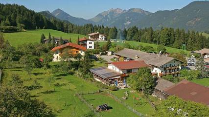 Hotel für 15 Personen, mit Ausblick und Terrasse sowie Sauna und Garten, kinderfreundlich in Thiersee