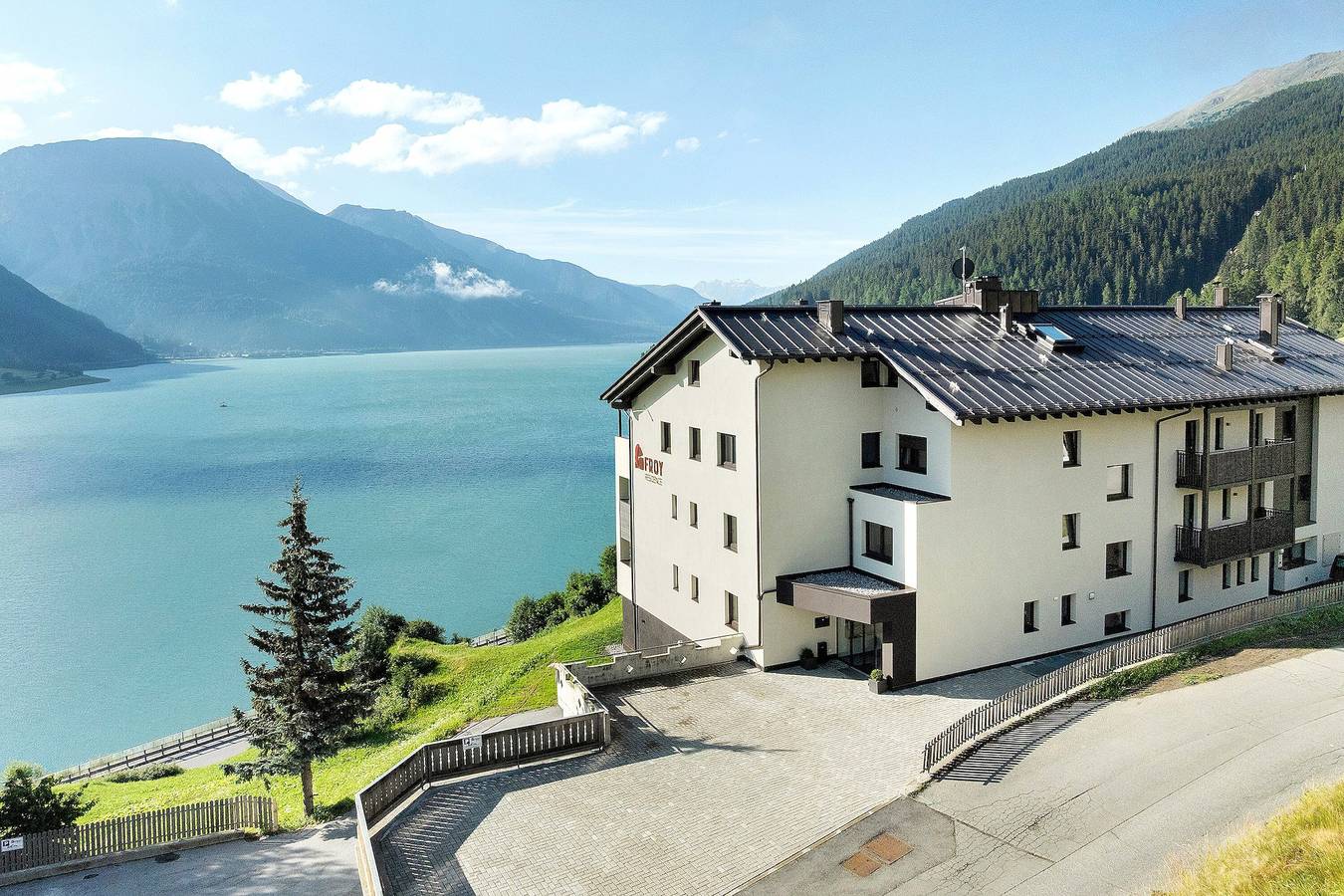Hel lägenhet, Residence Froy Apartment 11 – Mountain View, Whirlpool & Breakfast Included in Lake Rèsia, Graun