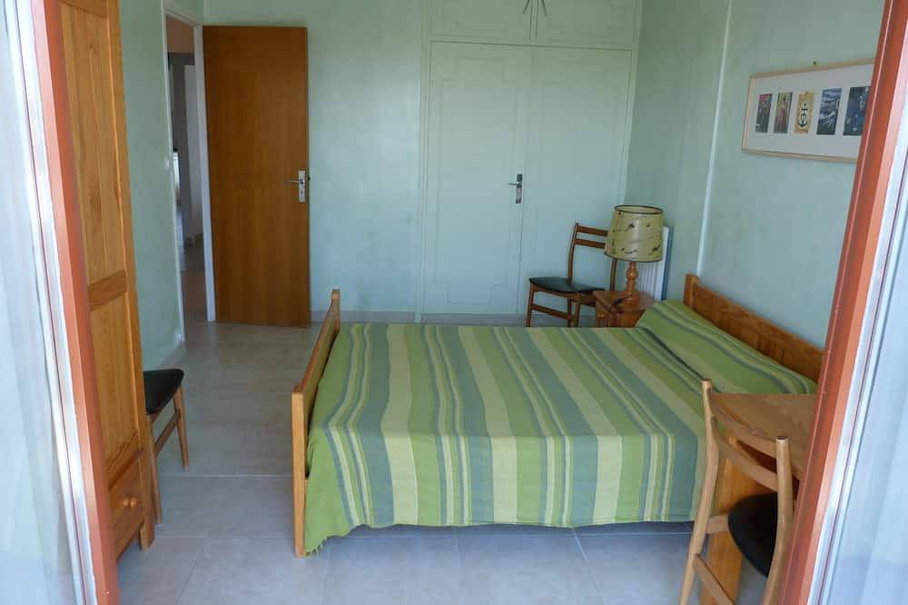 Entire apartment, 3 room apartment, sea view (1st line) - le Grau Du Roi - Gard - France in Le Grau-du-Roi, Côte d'Améthyste
