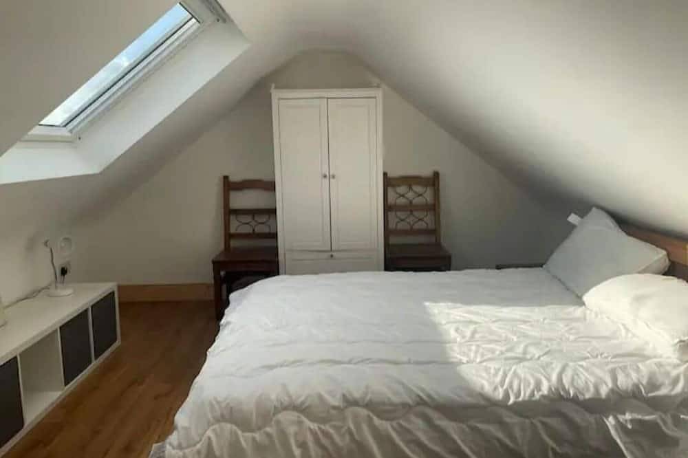 Tranquil countryside farmhouse stay in County Tipperary