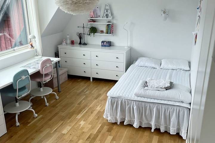 Bright house near beach & center + free parking in Väster, Malmö