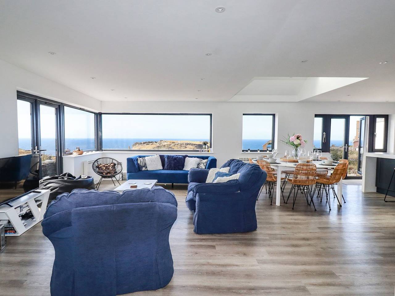 Camelot in Tintagel, Pentire Point - Widemouth