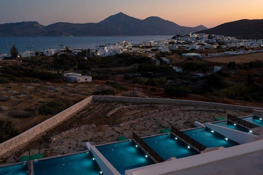 Ganze Wohnung, Neritha Suite, Divine Sea Views, Private Pool, Furnished Terrace, Milos in Milos