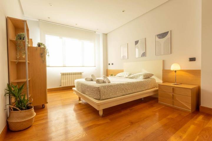 Chalet para 12 personas, con Jacuzzi y Terraza además de Piscina y Vistas en Comarca de Santander - 4