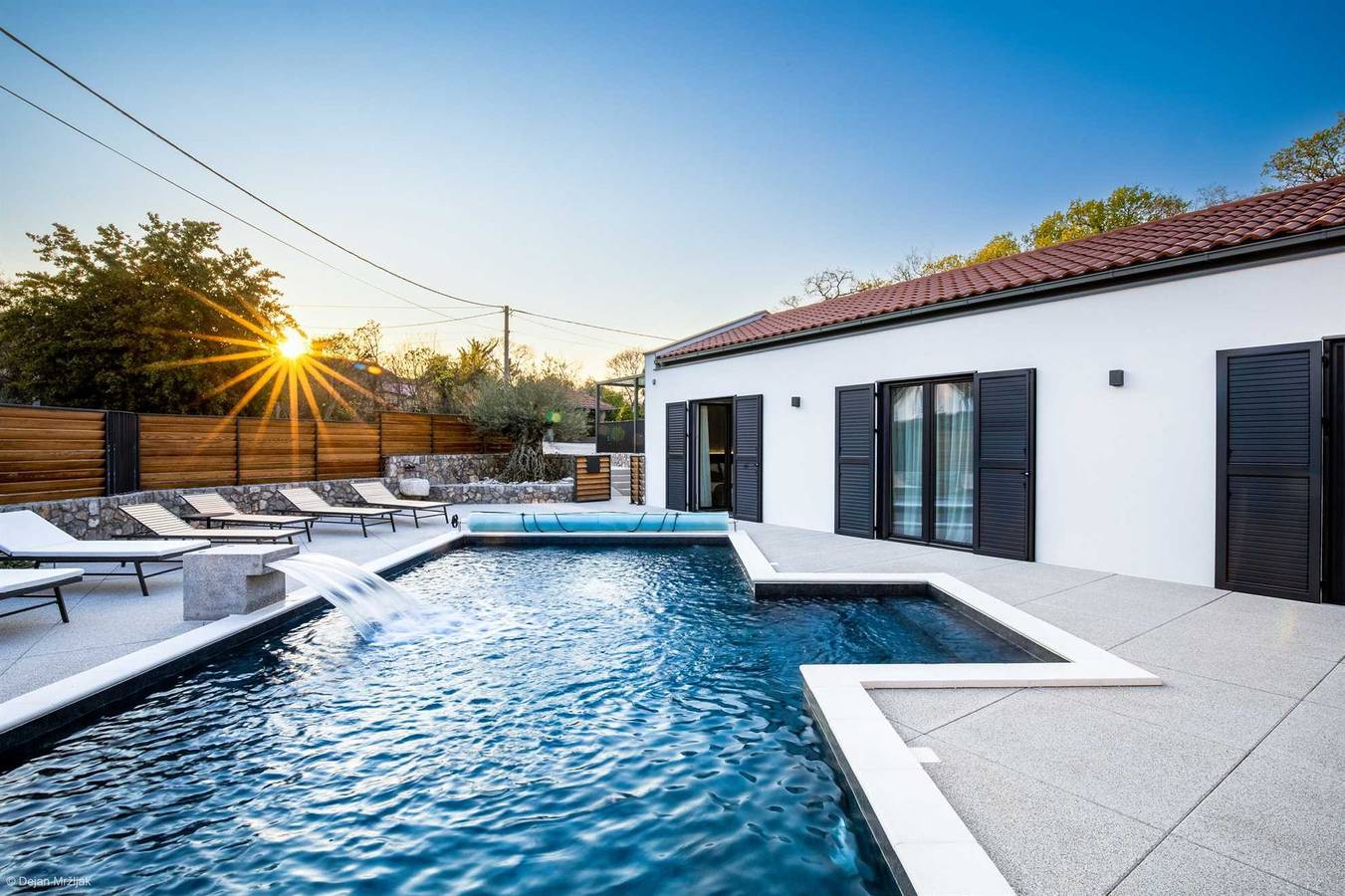 Villa Primus mit beheiztem Pool & Jacuzzi in Gostinjac, Krk