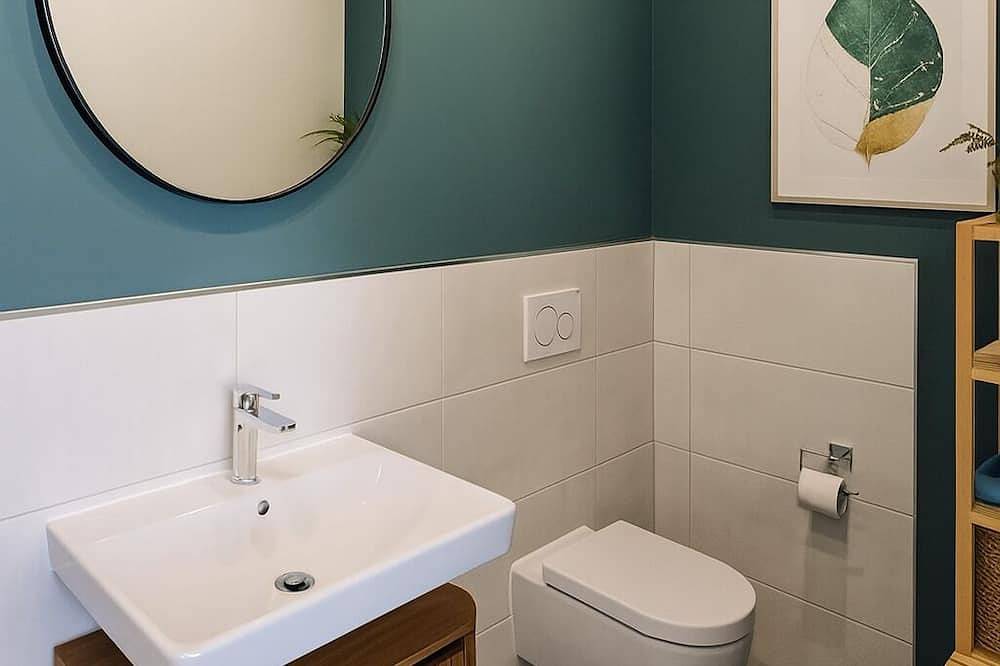 Ganze Wohnung, 🏡 Stylish Penthouse Apt with Rooftop Terrace near River Ruhr & Central Station in Mülheim an der Ruhr, Ruhrgebiet