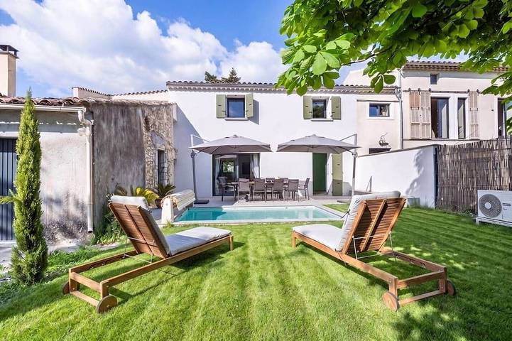 Location de vacances pour 10 personnes, avec Piscine à Le Poët-Laval
