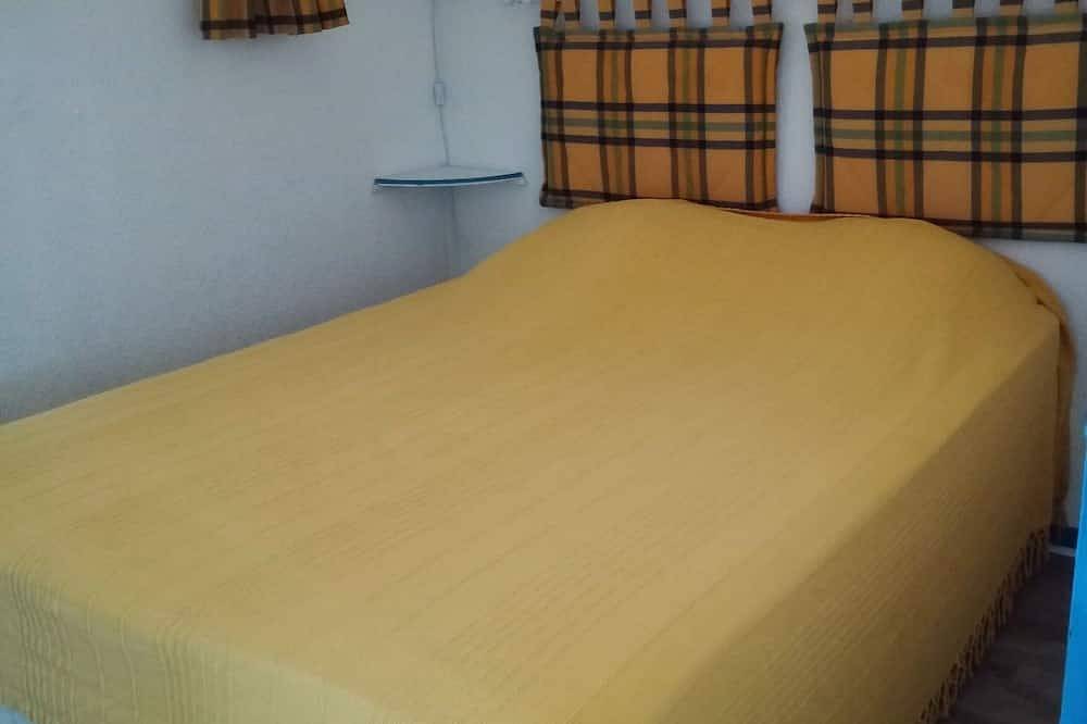 Apartamento entero, Apartamento en residencia tranquila, con vistas al mar, 4 personas in La Côte Vermeille, Port-Vendres