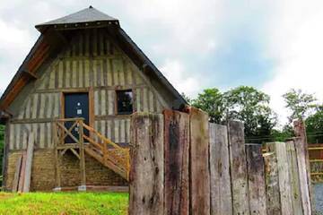 Gîte pour 6 personnes, avec jardin et jacuzzi à Barneville-la-Bertran
