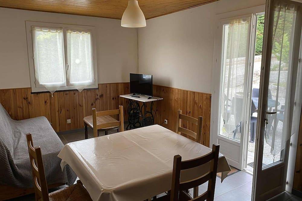 Maisonnette mitoyenne avec accès piscine, plage du Lac de St Ferréol in Revel, Lauragais