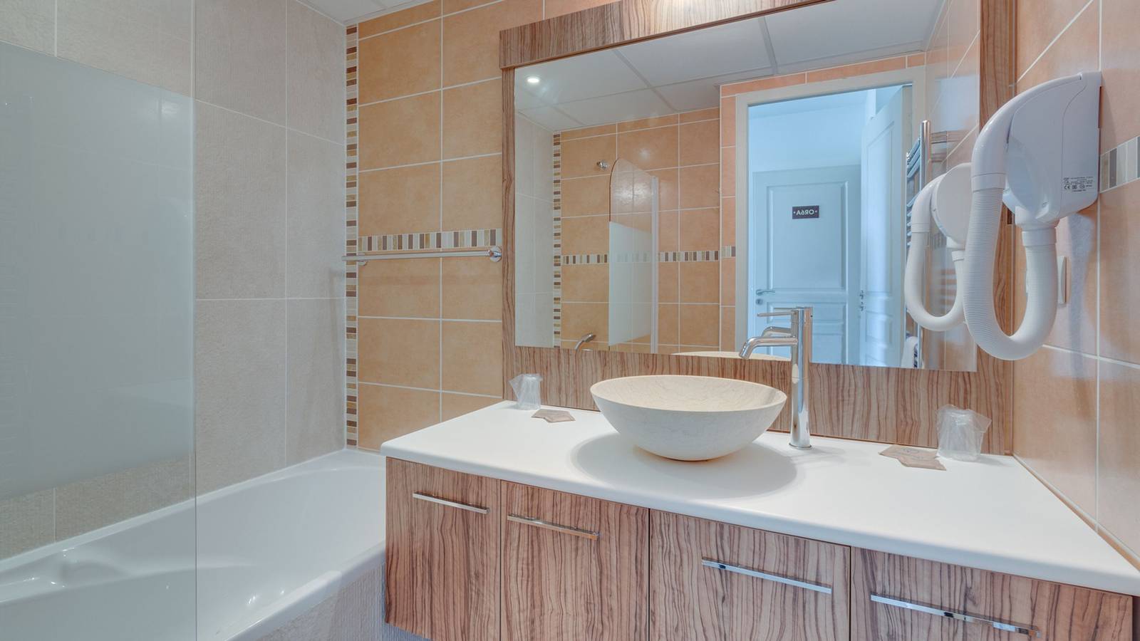 Apartamento inteiro, Le Domaine de Camiole - Double Room 2 Persons in Callian, Draguignan (Região)